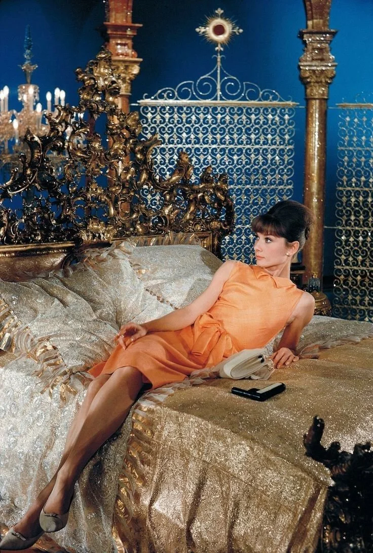 新品★スクラップブッキング★AUDREY HEPBURN テーマ♪★PARIS Paris When It Sizzles | The Style of Audrey Hepburn — SYLVIA VILLA